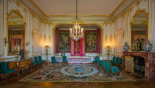 Private Day Tour to Loire Valley Castles & Wines From Paris - Full Description