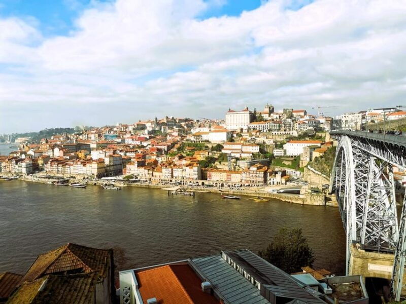 Private Day Tour to Porto with maximum 2 stop in the way - FAQ
