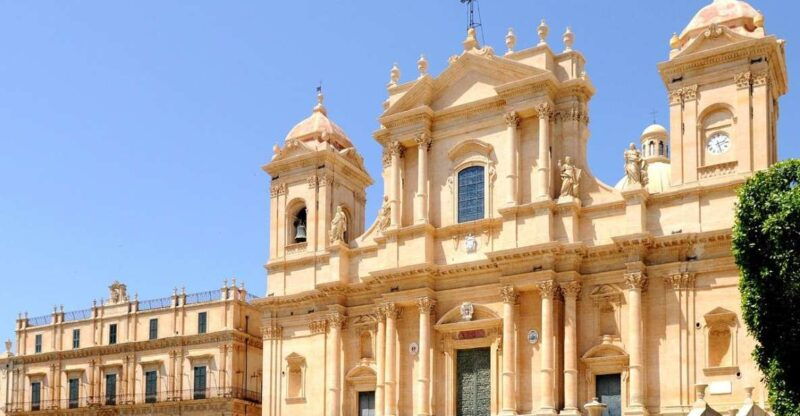 Private Day Tour to Siracusa and Noto from Catania - Good To Know