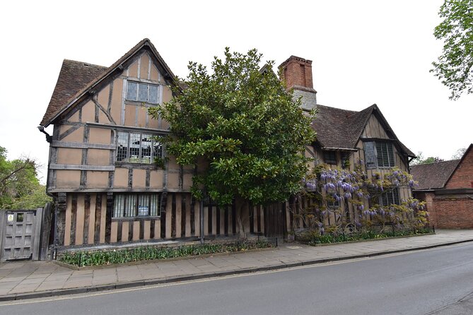 Private Day Tour to Stratford-Upon-Avon - All Things Shakespeare - Fitness and Accessibility