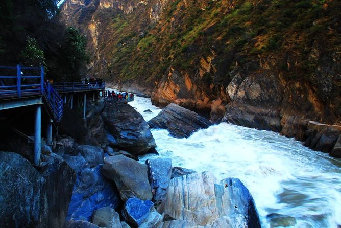 Private Day Tour to Tiger Leaping Gorge Zhiyun Lamaism Monastery From Lijiang - Tour Overview