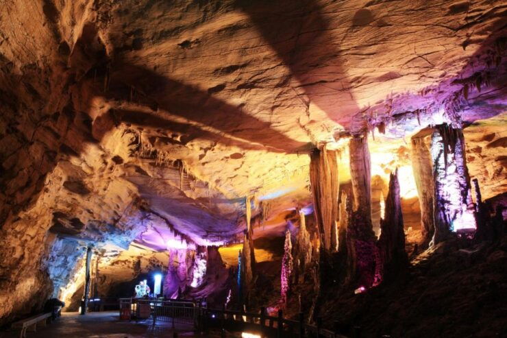 Private Day Tour to Yellow Dragon Cave & BaoFeng Lake - Tour Overview