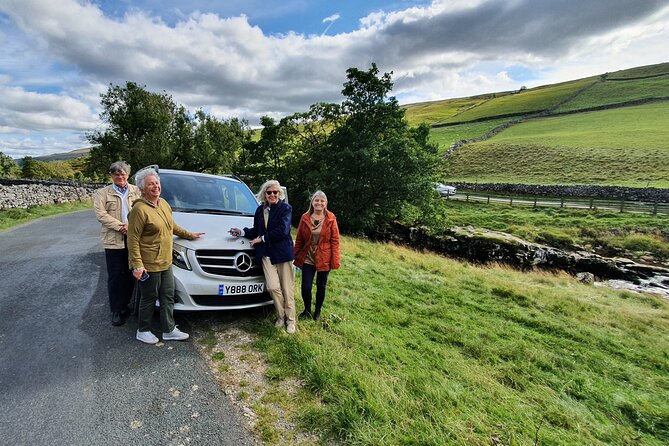 Private Day Tour Yorkshire Moor, Coast Cliff and Whitby - Guides Expertise