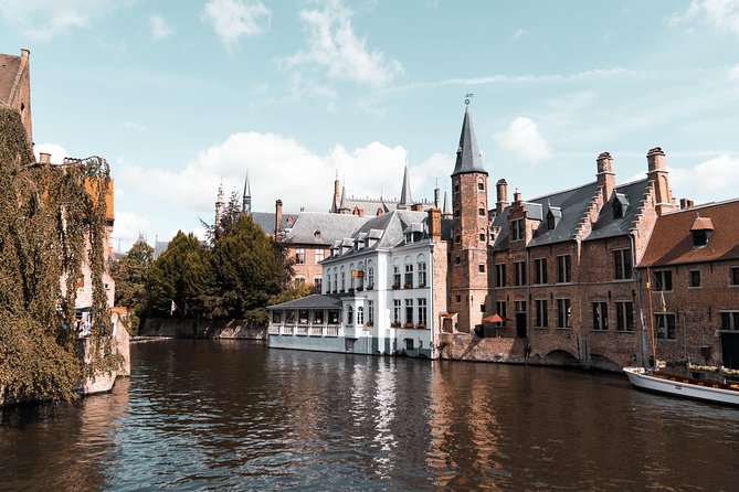 Private Day Trip From Brussels to Bruges - Tour Guide and Group Size Considerations