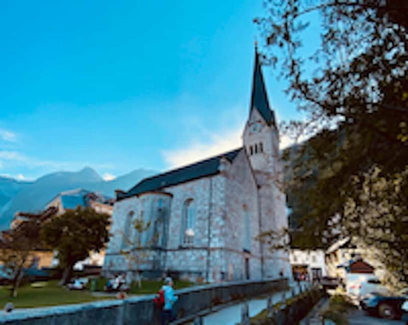 Private day trip from Salzburg to St. Gilgen & Hallstatt - Who Should Consider This Tour?