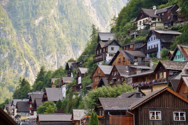 Private Day Trip From Salzburg to St. Gilgen & Hallstatt - Transportation and Accessibility