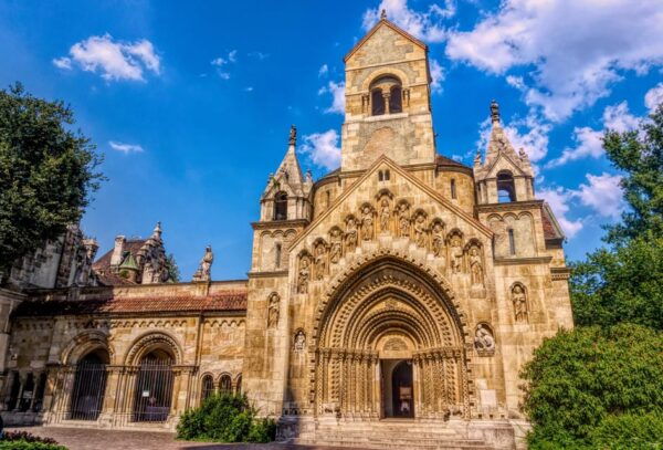 Private Day Trip From Vienna to Budapest and Back in English - Booking Process