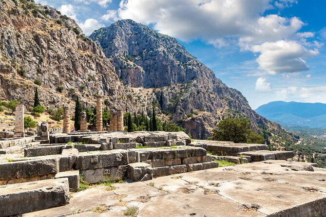 Private Day Trip to Delphi and Arachova From Athens - Itinerary Overview