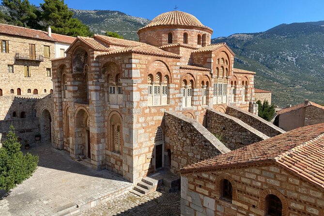 Private Day Trip to Delphi and Arachova From Athens - Booking and Cancellation Policy
