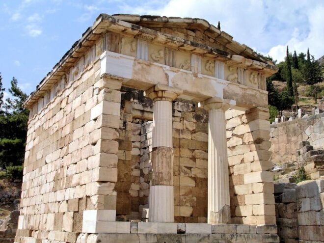 Private Day Trip to Delphi From Athens - Ancient Sites to Explore