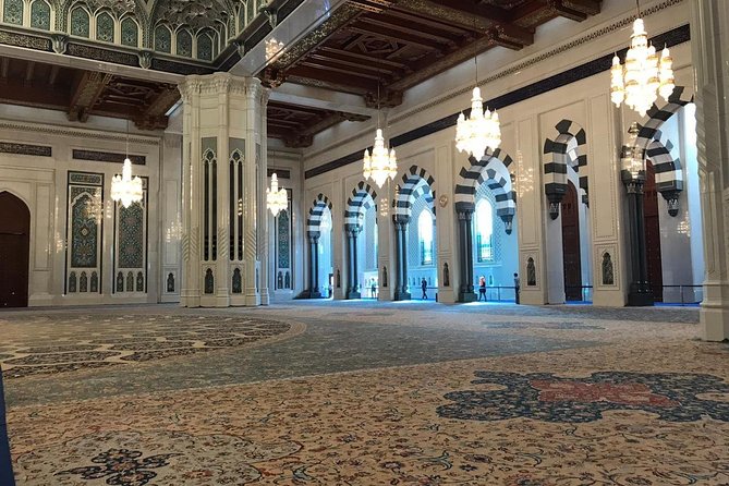 Private Day Trip to Grand Mosque & Nizwa - Guide and Amenities