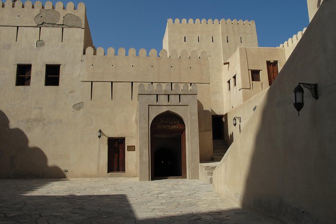 Private Day Trip to Grand Mosque & Nizwa - Inclusions and Meeting Points