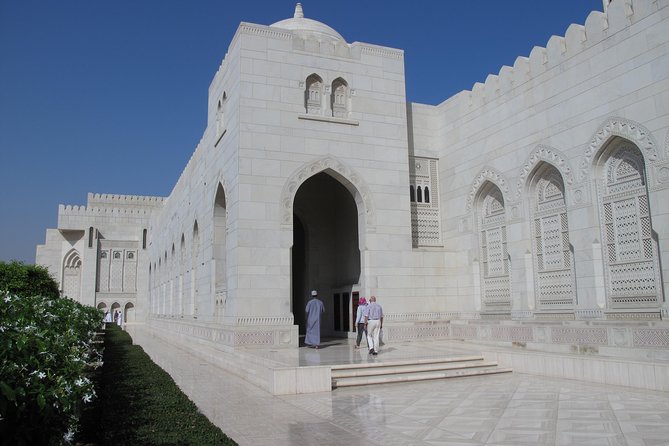 Private Day Trip to Grand Mosque & Nizwa - Booking and Additional Information