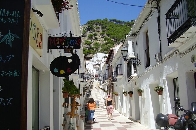 Private Day Trip to Las Mijas From Malaga - Highlights