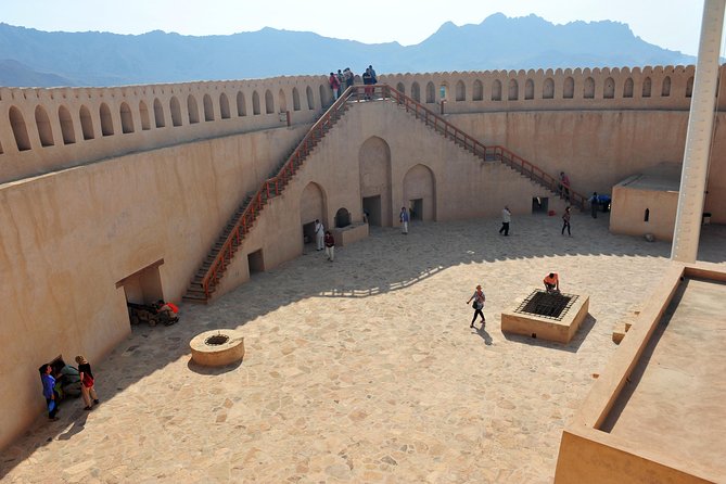 Private Day Trip to Nizwa & Jabal Akhdar (Green Mountain) Price up to 5 Persons - Pricing Details