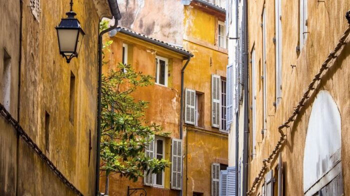 Private Day Trip to Provence and Lavender Fields - Tour Inclusions and Logistics