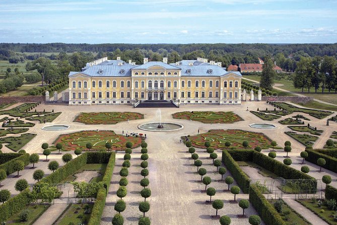 Private Day Trip to Rundale Palace, Hill of Crosses & More - Tour Highlights