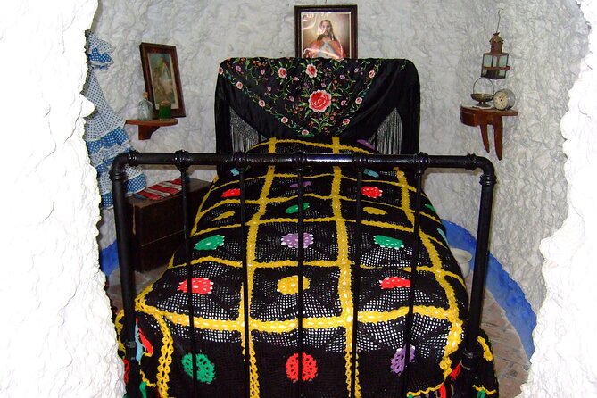 Private Day Trip to Sacromonte Caves From Granada With a Local - Immerse Yourself in Authentic Flamenco Culture