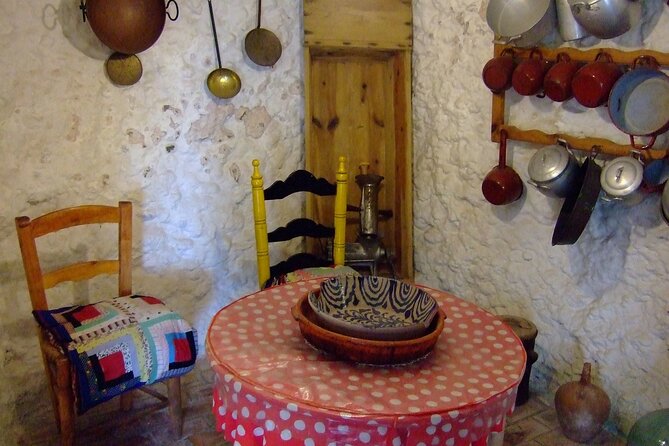 Private Day Trip to Sacromonte Caves From Granada With a Local - The Sum Up