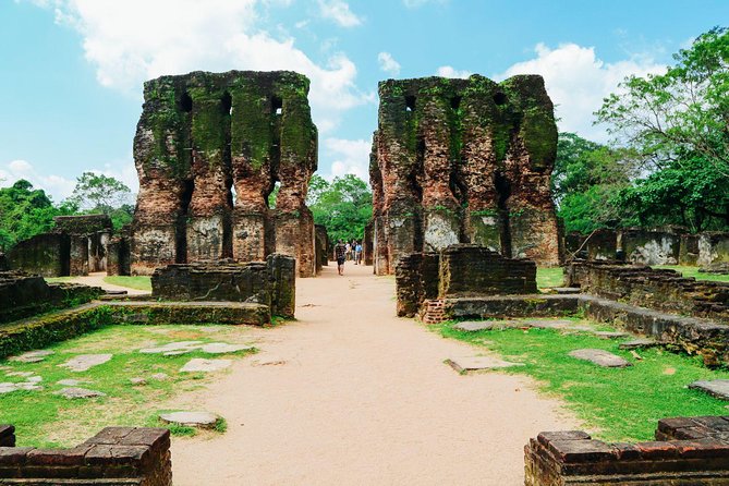 Private Day Trip to Sigiriya Rock and Polonnaruw Ruins - Good To Know