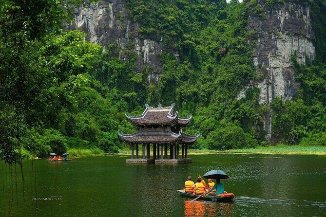 Private Day Trip to Trang An, Bich Dong, Local Family & Mua Caves - An In-Depth Look at the Private Day Trip to Ninh Binh