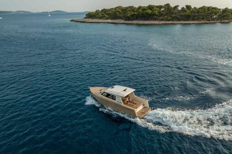 PRIVATE DAY WITH OUR LUX SPEEDBOAT, 5 STAR ***** ENJOYMENT - Good To Know