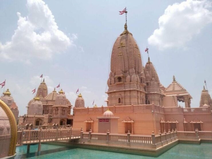 Private Delhi Agra Lucknow Ayodhya Varanasi Tour From Delhi - Available Languages and Accessibility