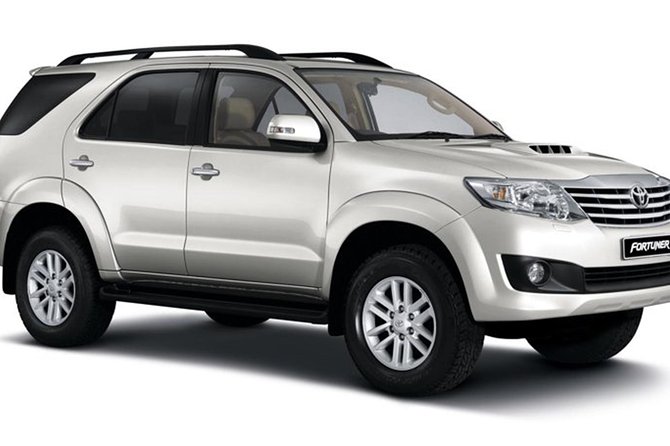 Private Departure Transfer: Ho Chi Minh City Hotels to Tan Son Nhat Airport - Meeting and Pickup