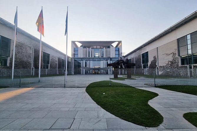 Private Digital Audio Book Scavenger Hunt Berlin Government District - Overview of the Scavenger Hunt