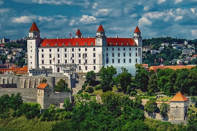 Private Direct Transfer From Vienna Airport to Bratislava - Directions