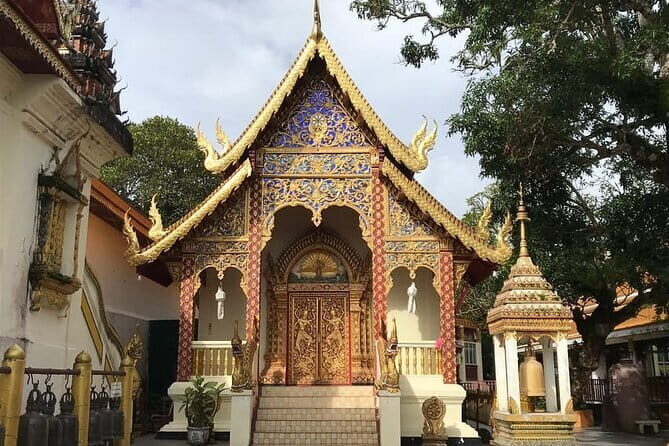 Private Doi Suthep Temple Handicraft Center and Sticky Waterfall - A Complete Look at the Chiang Mai Private Day Tour