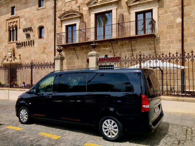 Private Door to Door Transfers From/To (Seville - Lisbon) - Personalized Experience
