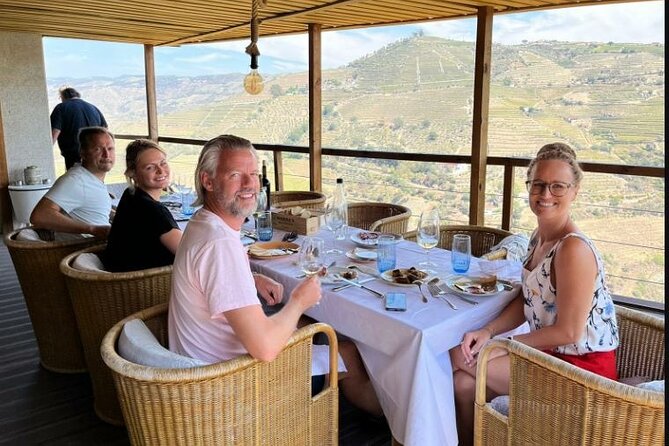 Private Douro Valley Tour With Lunch & Wines - Delicious Lunch and Local Specialties