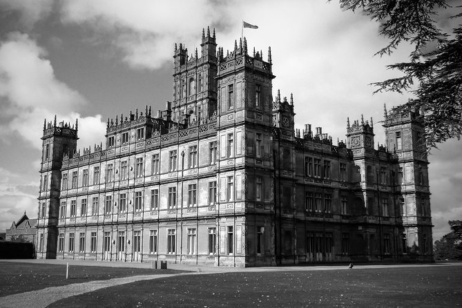 Private Downton Abbey Tour, Including Bampton, Cogges Farm, and Highclere - Behind-the-Scenes Stories