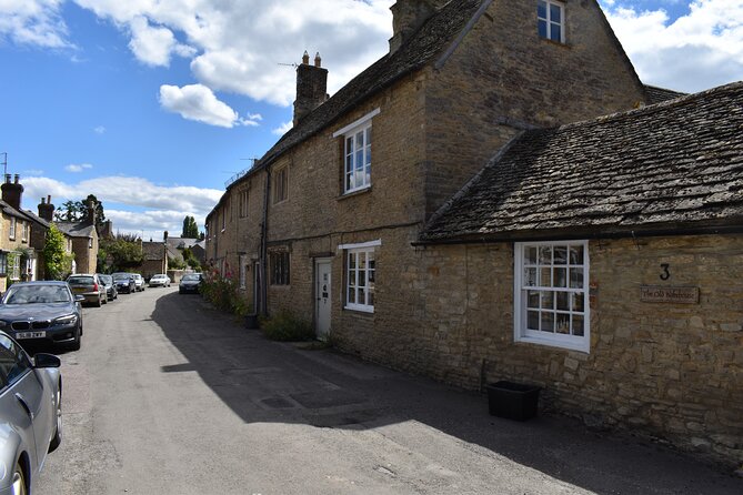 Private Downton Abbey Tour, Including Bampton, Cogges Farm, and Highclere - Personalized and Luxurious Experience