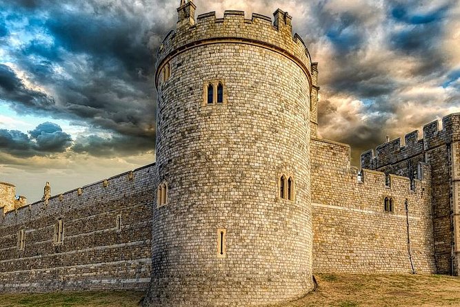 Private Driver Guided Tour Stonehenge Windsor Castle and Bath. - Tour Experience
