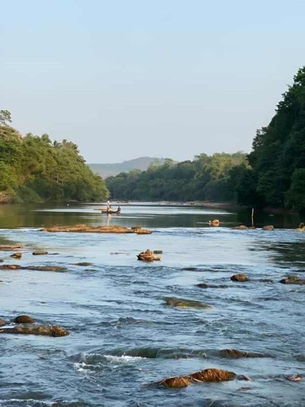 Private Driver: Kelaniya Temple & River View Scenic Ride - Good To Know