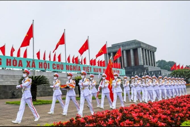 Private Early Morning Tour in Hanoi City - Savoring the Flavors: A Traditional Vietnamese Breakfast