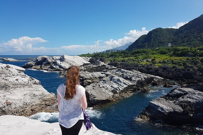 Private East Coast & Jade Hunting Day Tour with Local Expert - Exploring the Private East Coast & Jade Hunting Day Tour in Hualien