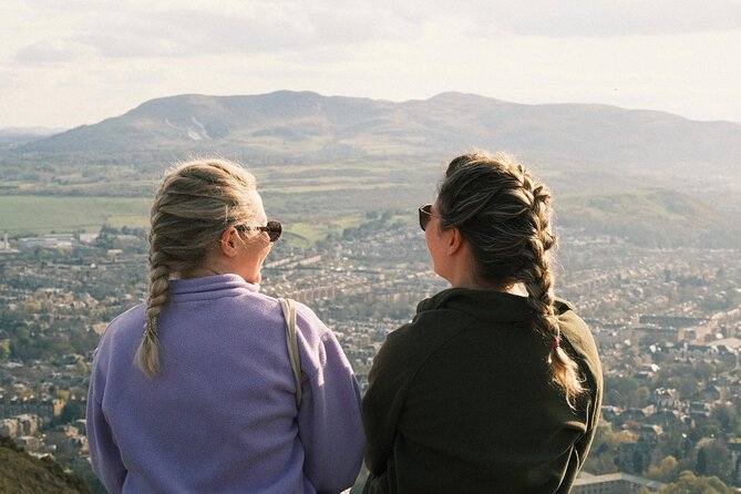 Private Edinburgh Photoshoot - Couples & Solo Travellers - What to Wear for Your Photoshoot in Edinburgh