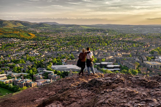Private Edinburgh Tour for Families With a Local, 100% Personalized - Exploring Edinburghs Historic and Artistic Sights