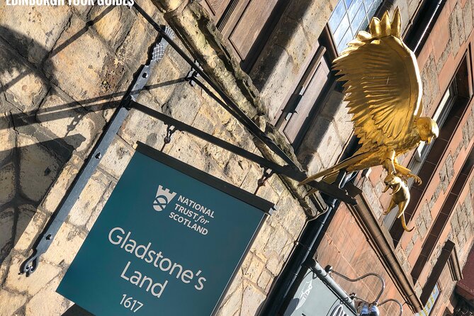 Private Edinburgh Walking Tour - Meet the Guide at the Hub