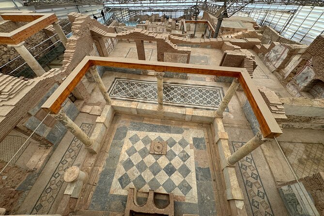 PRIVATE EPHESUS TOUR: Skip-the-Line & Guaranteed ON-TIME Return to Boat - Meeting Point