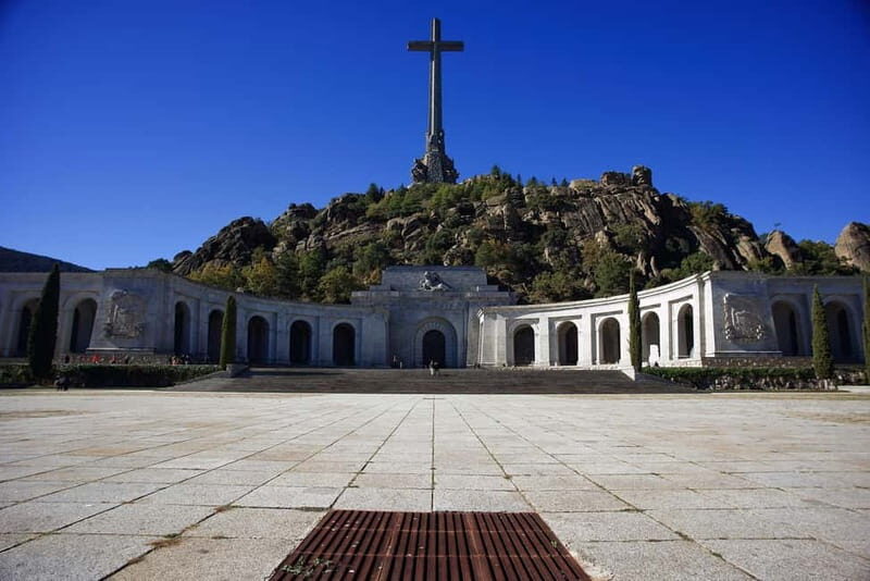Private Escorial and Valley Tour with driver - Visiting the Valle de los Caidos: A Controversial, Monumental Site