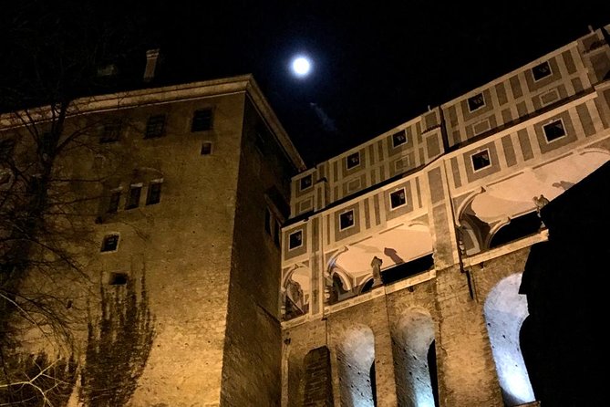 Private Evening Tour Cesky Krumlov Old Town and Castle Area - Meeting and Pickup