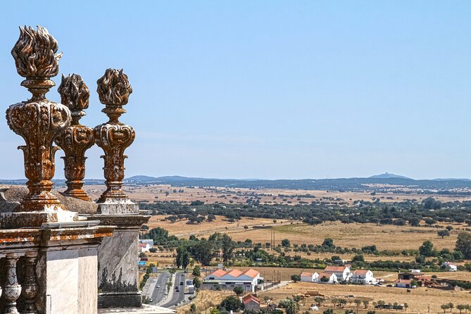 Private Évora Tour - Megaliths, Historical Center and Cork Region - Discovering the Cork Region