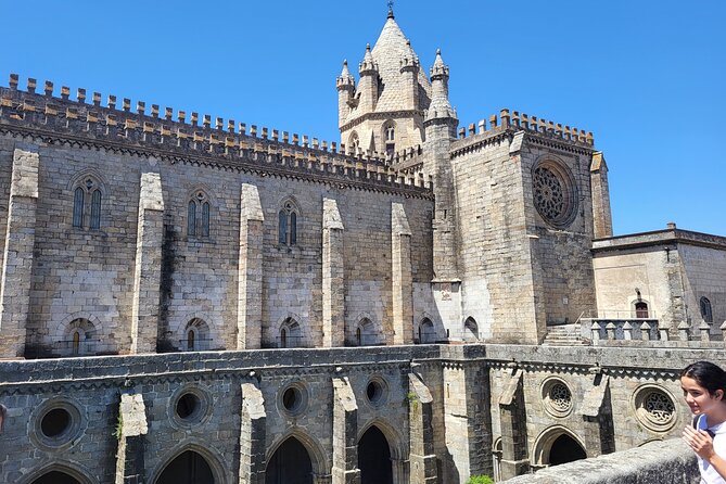Private Évora Tour - Megaliths, Historical Center and Cork Region - Frequently Asked Questions