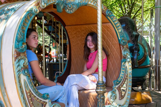 Private Family Custom Day in Paris With a Local Guide - Selecting Date and Travelers