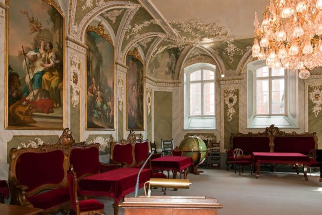 Private Family-Friendly Walking Tour of Historic Lubeck - Live Tour Guide and Meeting Point