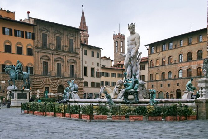 Private Family Tour of the Uffizi Gallery With Scavenger Hunt - Meeting and Pickup